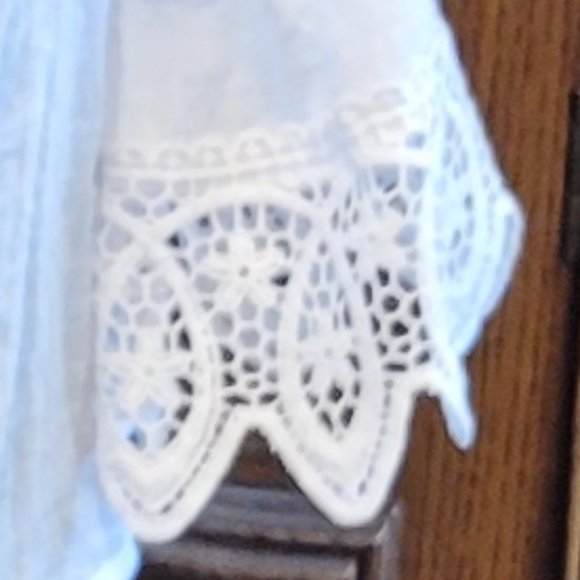 American Int. White lacy 3/4 sleeve off shoulder semi sheer embroidered blouse.M - Picture 5 of 5